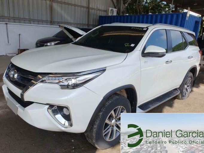 TOYOTA HILUX SW4 20/20